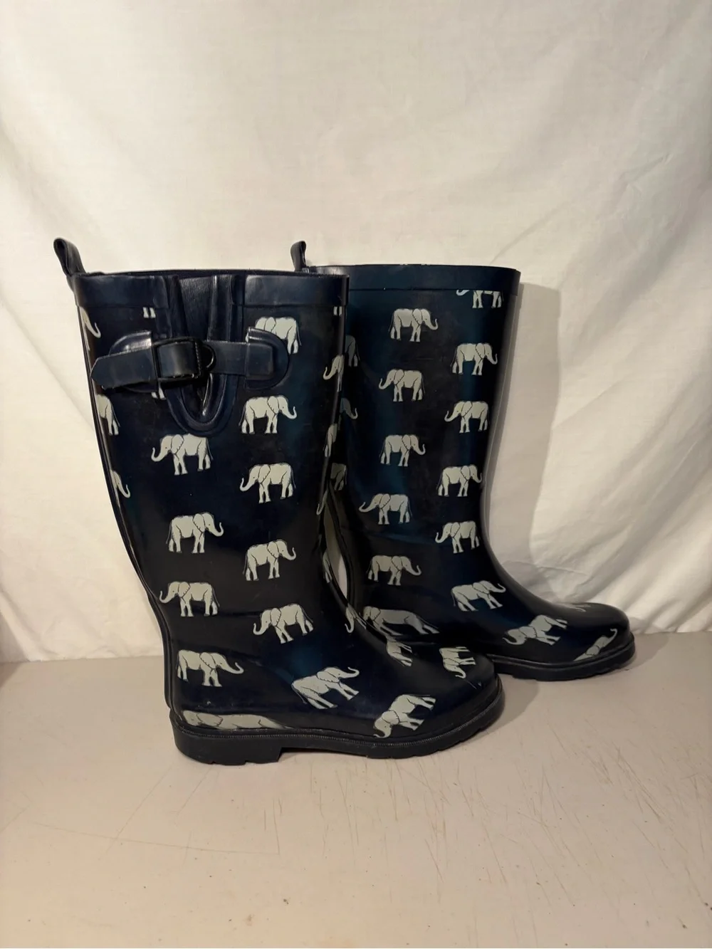 Capelli of New York navy rain Boots w/light gray elephant women’s size 7
